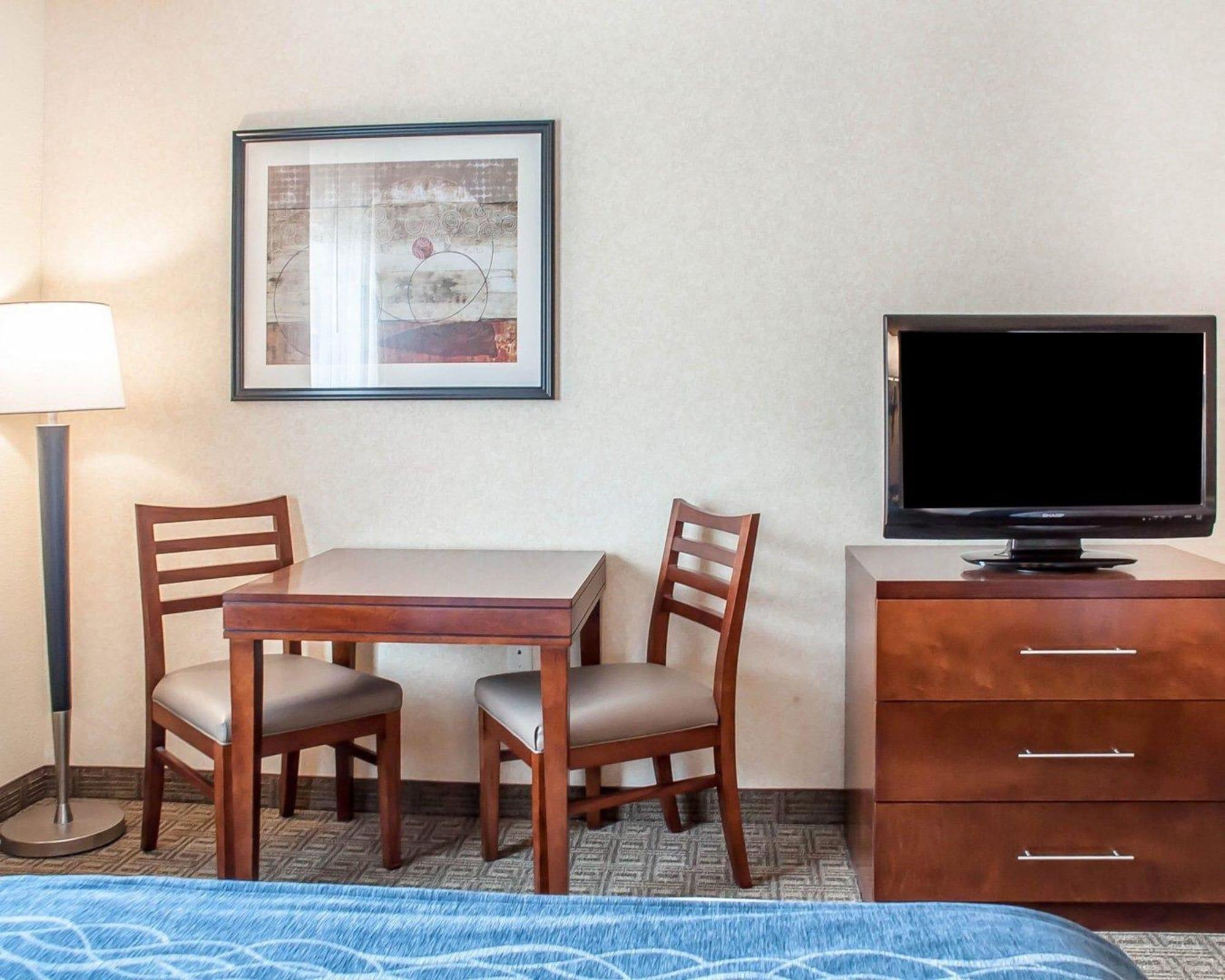 Comfort Inn & Suites Хамбург Екстериор снимка