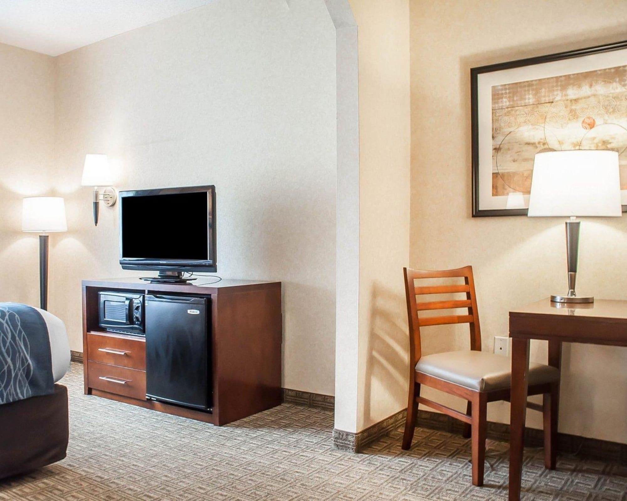 Comfort Inn & Suites Хамбург Екстериор снимка