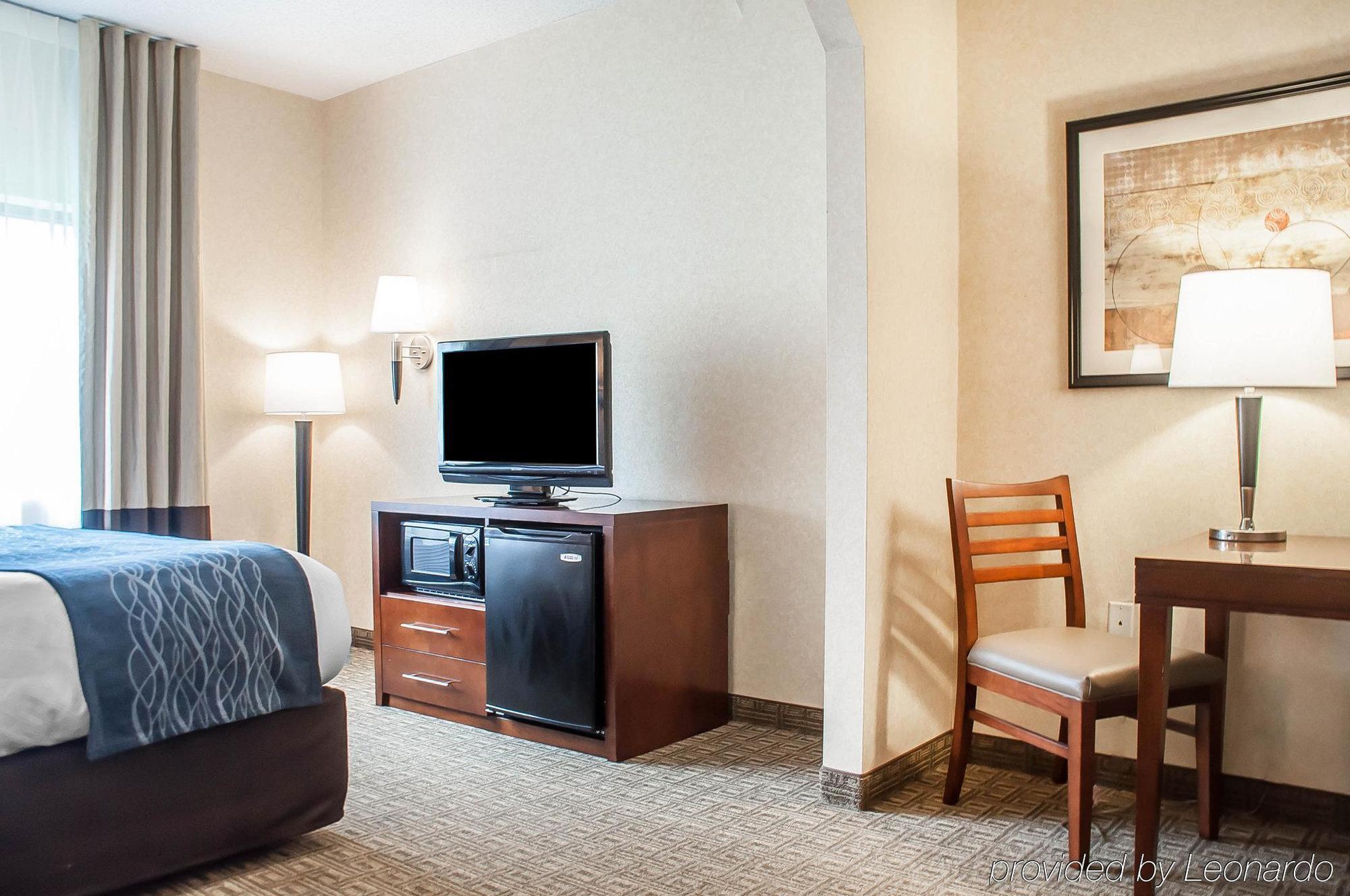 Comfort Inn & Suites Хамбург Екстериор снимка