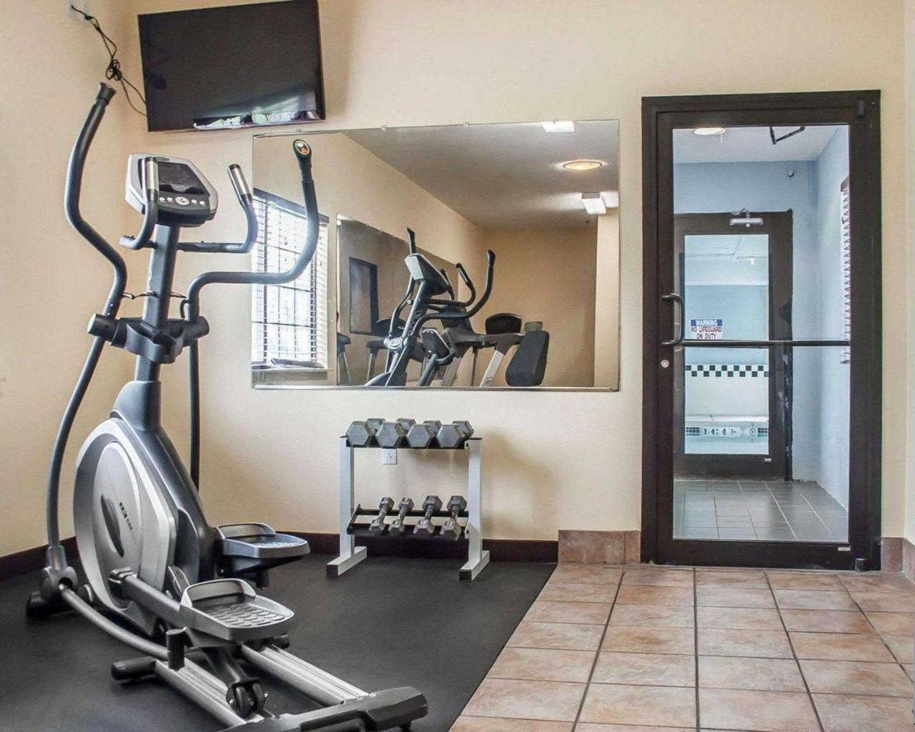 Comfort Inn & Suites Хамбург Екстериор снимка