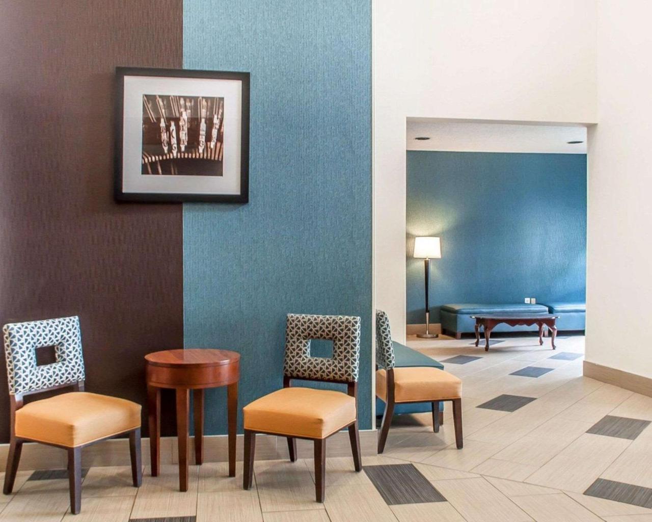 Comfort Inn & Suites Хамбург Екстериор снимка